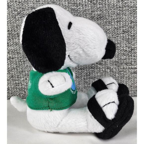 METLIFE 2016 SNOOPY “SAVE OUR PLANET” 6" PLUSH PEANUTS COLLECTIBLE - Picture 5 of 8